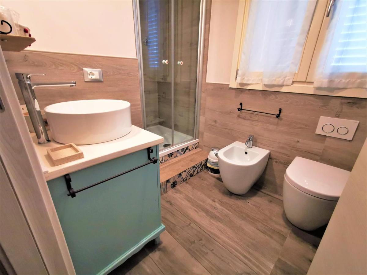 チヴィタノーヴァ・マルケ Alcivico3 Bed & Breakfast エクステリア 写真